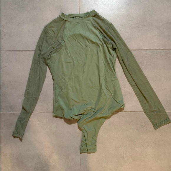 Pumiey Mesh Long Sleeve Sage Bodysuit crew neck - Picture 6 of 7